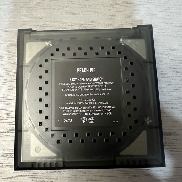 🍑HUDA BEAUTY EASY BAKE AND SNATCH setting powder.. PEACH PIE 🍑 - Picture 7 of 7